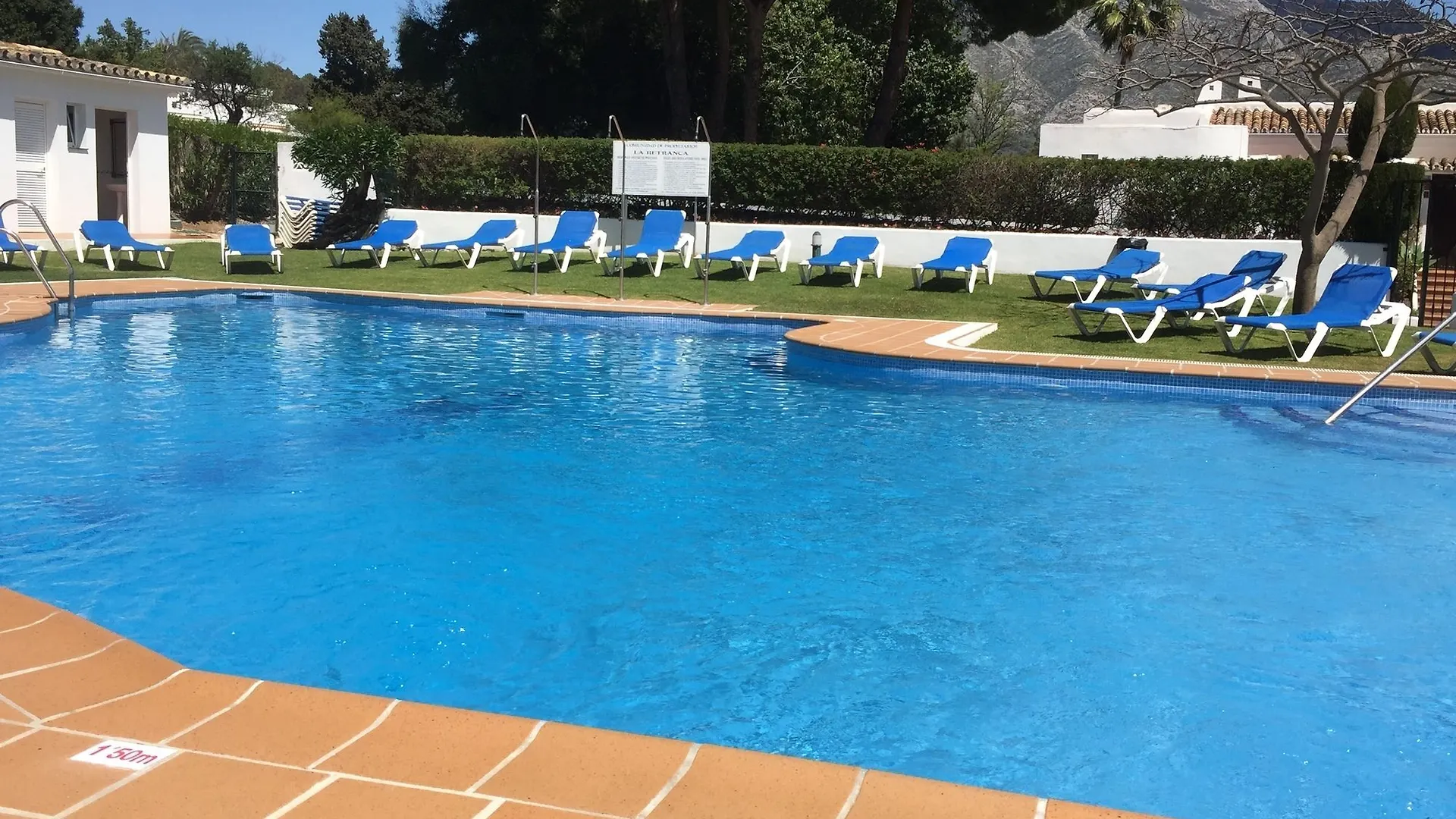 Amazing Front Line Golf Detached Villa Marbella Spanien
