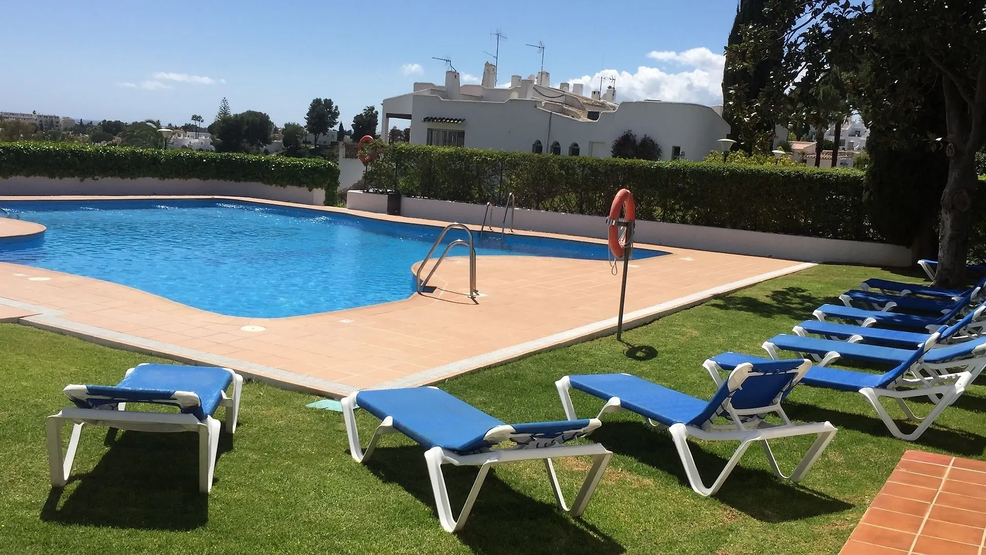 Amazing Front Line Golf Detached Villa Marbella
